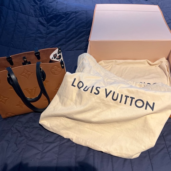 RARE!! Louis Vuitton OnTheGo Wild at Heart Tote Bag - Picture 8 of 8
